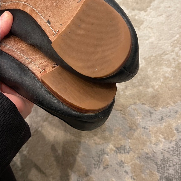 Tory Burch black Cap Toe Ballet Flats
Size 9 - Picture 10 of 11